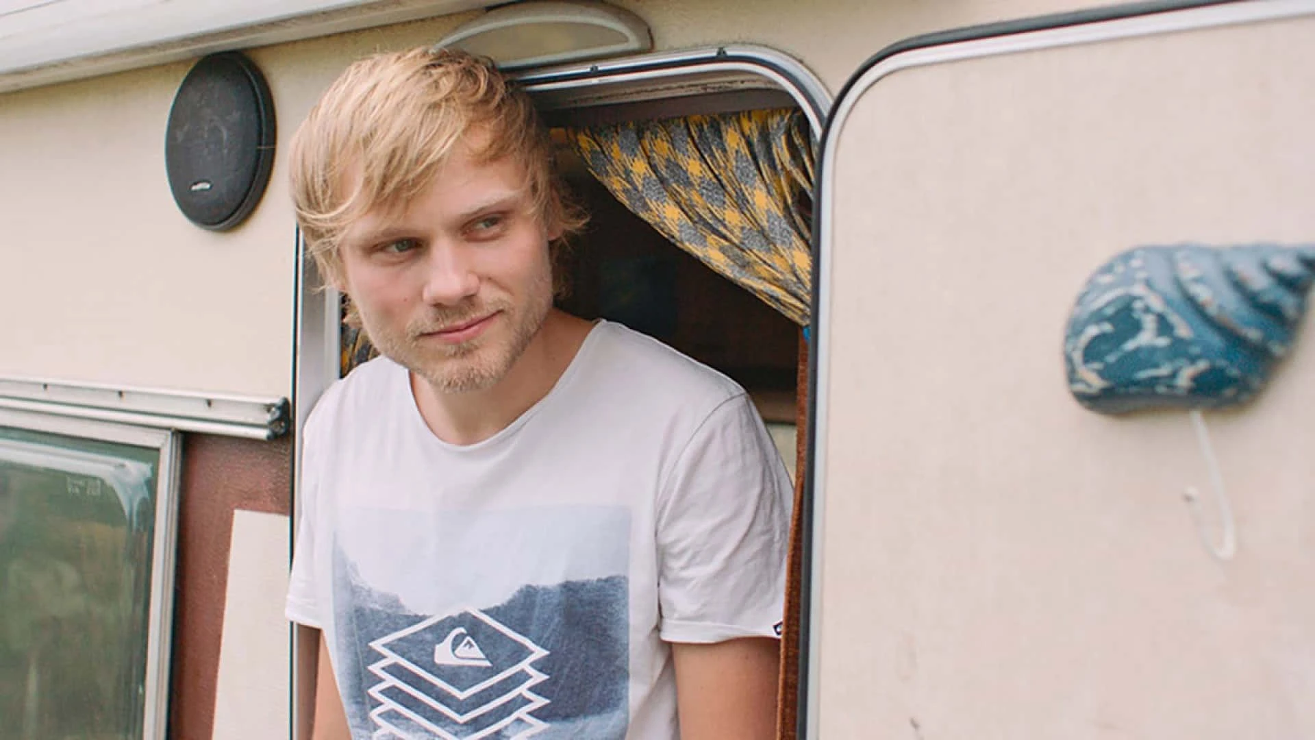 دانلود فیلم 303 (2018)