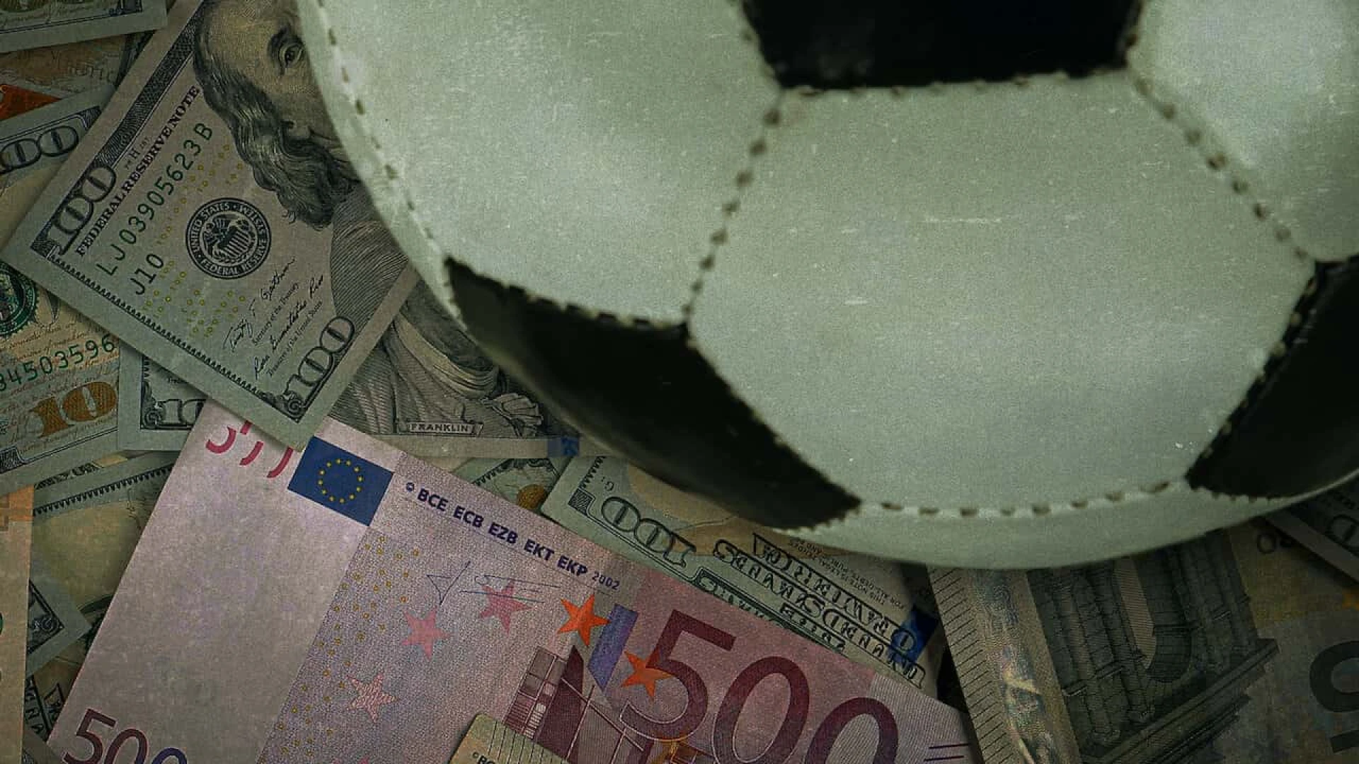 دانلود سریال مستند FIFA Uncovered