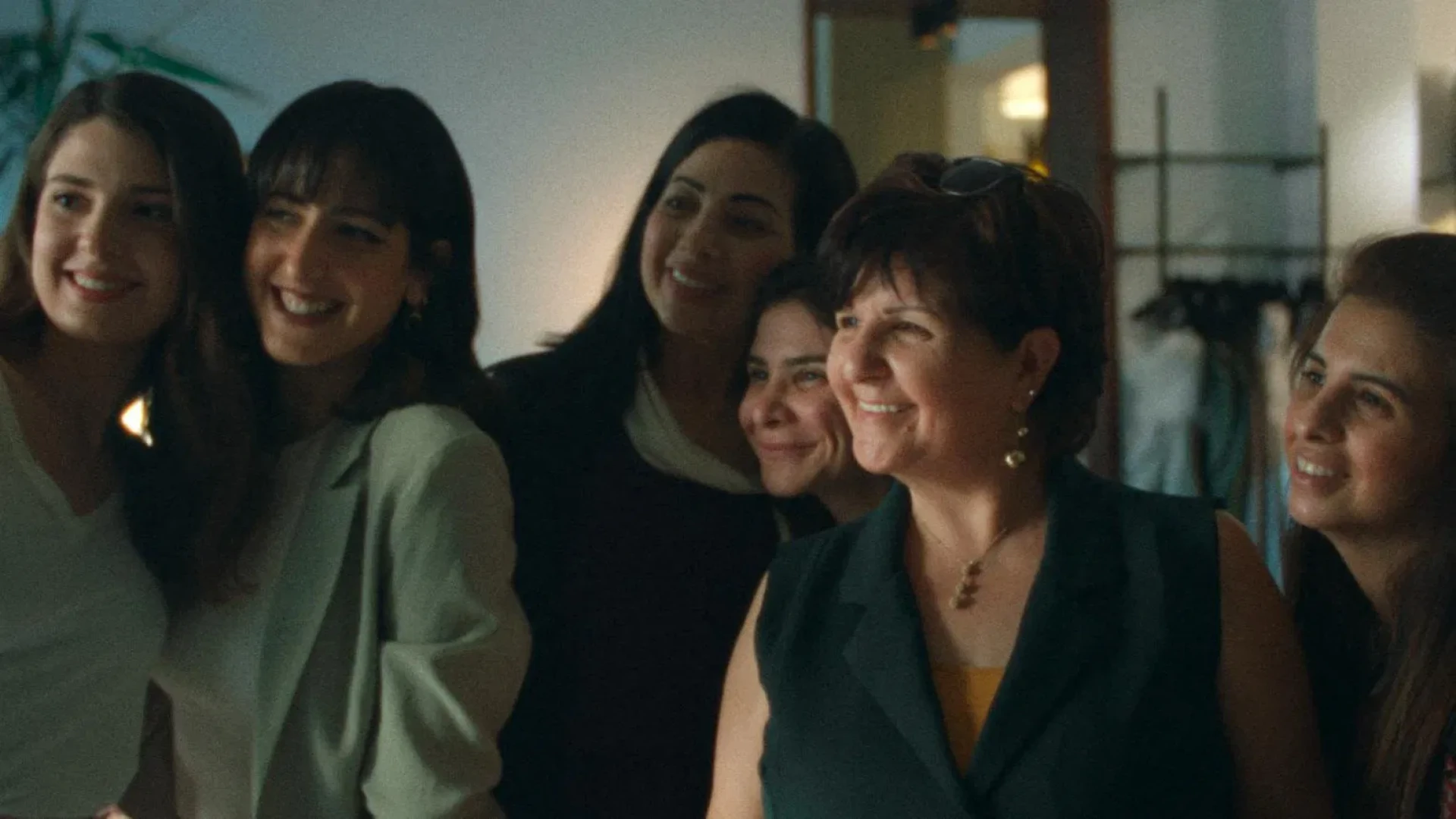 دانلود فیلم Happy Holidays 2024