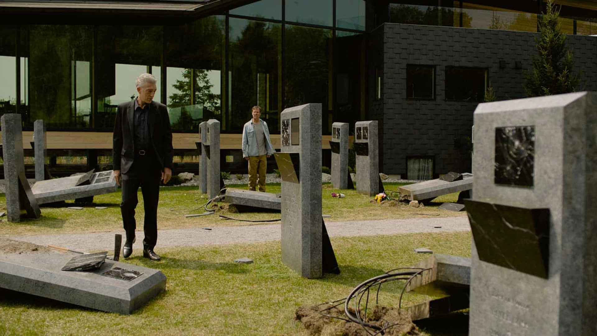 دانلود فیلم The Shrouds 2024