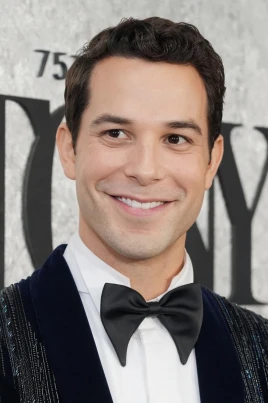 Skylar Astin