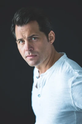 Kristoffer Polaha